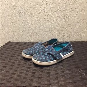 Toms